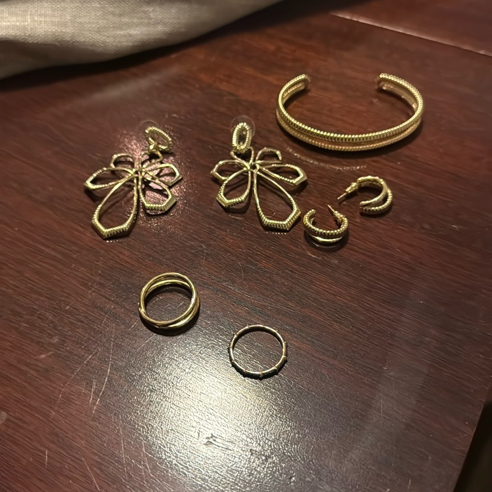 Kendra Scott black diamond ring